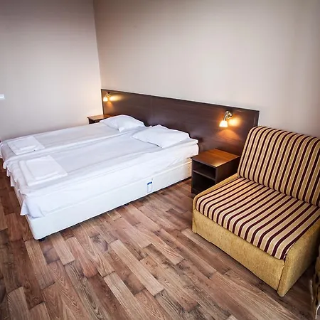 Bisser - Free Parking - Free Pool Access 2* 발치크