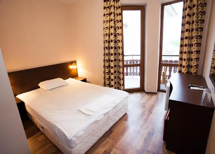 Hotel Bisser - Free Parking - Free Pool Access Baltsjik