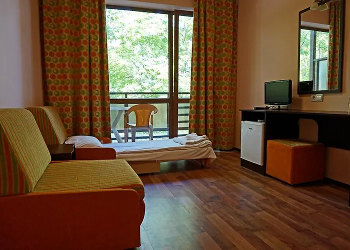 Hotel Bisser - Free Parking - Free Pool Access