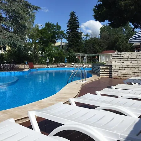 Bisser - Free Parking - Free Pool Access Balchik