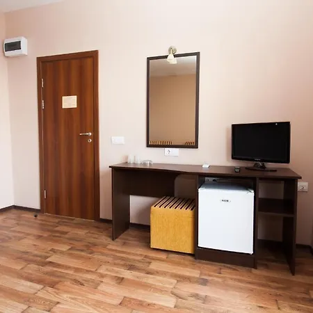 Bisser - Free Parking - Free Pool Access 2* בלצ'יק