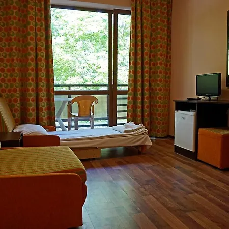 Hotel Bisser - Free Parking - Free Pool Access