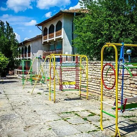 Bisser - Free Parking - Free Pool Access