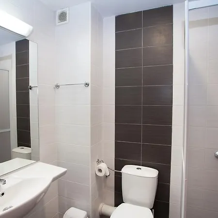 Bisser - Free Parking - Free Pool Access 2*