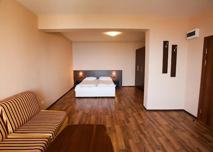 Bisser - Free Parking - Free Pool Access Ξενοδοχείο