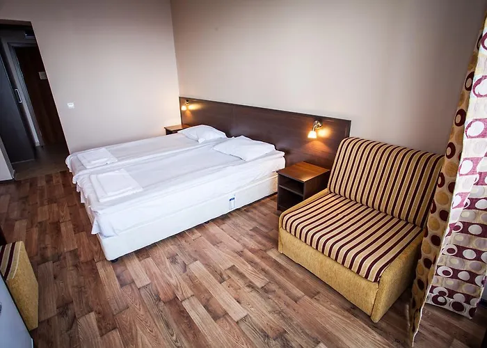 хотел бисер - безплатен паркинг и безплатен достъп до басейн 2* Балчик