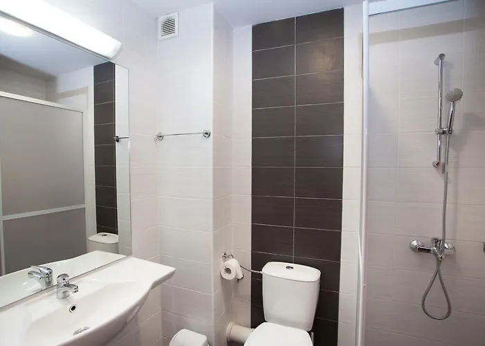 хотел бисер - безплатен паркинг и безплатен достъп до басейн 2*